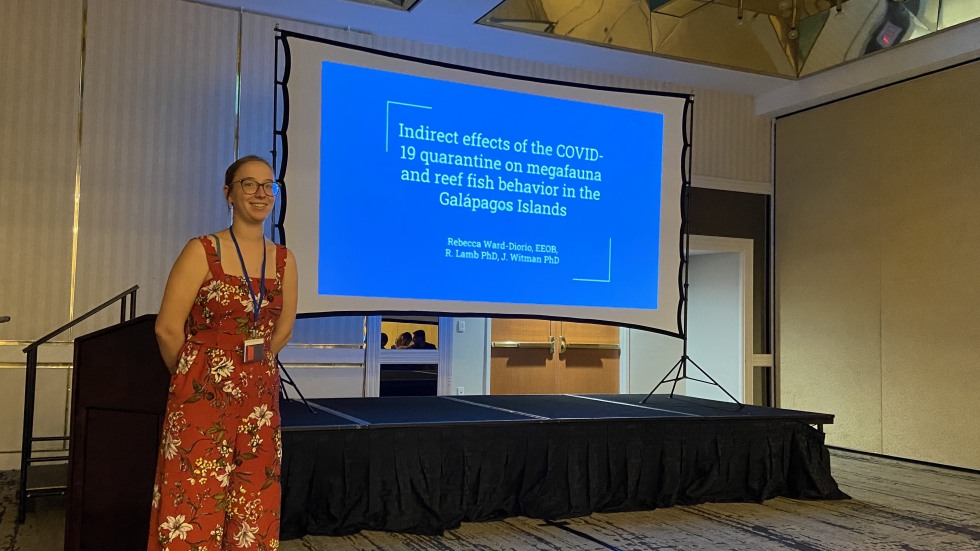 Rebecca at the Benthic Ecology Meeting